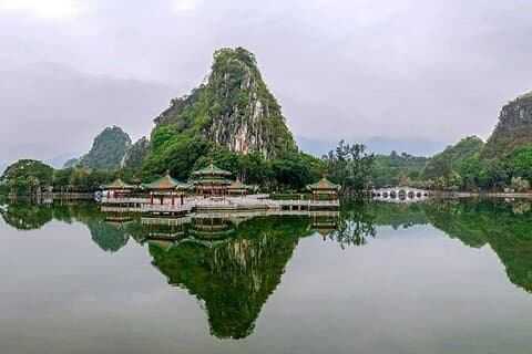 Seven Star Crags Karst Cave Mirror Lake Bird Islands privétour