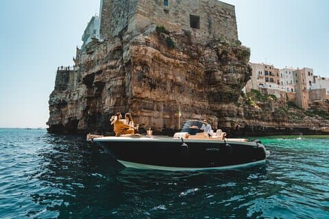 8 Hours Private Boat Tour of Polignano a Mare with Champagne