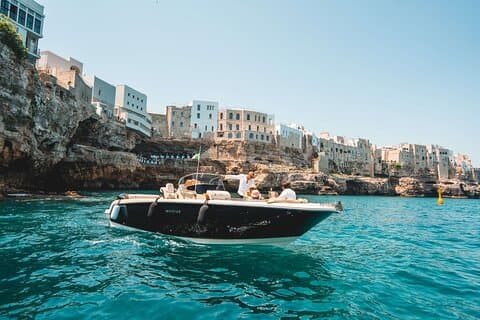 Polignano a Mare : Tour Privado en Barco con Champagne - 4 horas