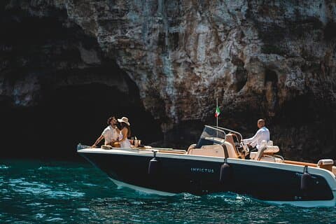 8 Hours Private Monopoly Boat Tour with Champagne