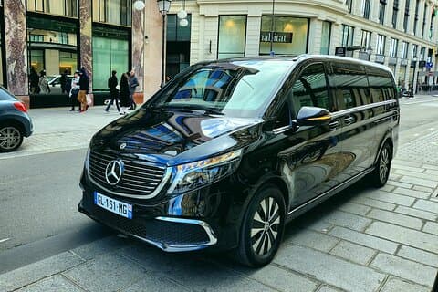 Paris Airport Transfer: Paris Airport CDG to Paris by Luxury Van