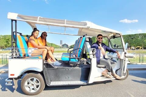 Privat rundtur i Paris i Tuktuk