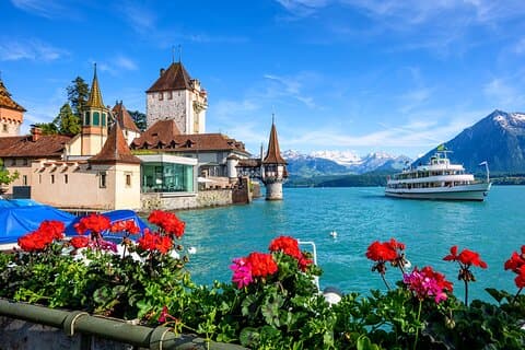Bilhete de atração: Pass de dia para cruzeiros de barco do Lago Thun e Brienz