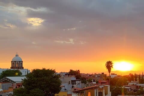 Excursão a pé para grupos pequenos ao pôr do sol em San Miguel