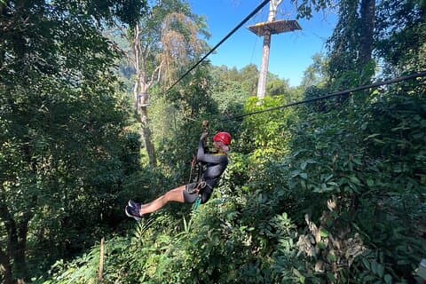 Sky Hawk Zipline Experience i Chiang Mai