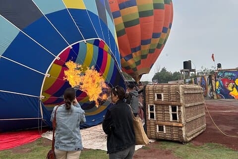 Fly by Globe Teotihuacan Private Transportation + Breakfast La Gruta