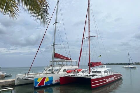 モンテゴ ベイのバンブー ラフティング、カタマラン パーティー ボート、シュノーケリング