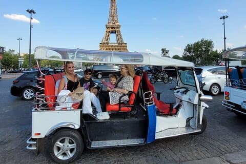 Paris with a Tuk Tuk - Private 2-Hour TukTuk Tour