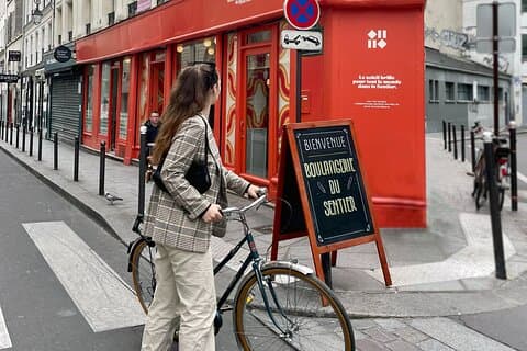 Tour privato in bici elettrica di Parigi: momenti salienti dell'intera giornata e picnic