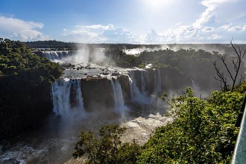 Visite guidée d'une journée complète aux chutes d'Iguazu au Brésil et en Argentine