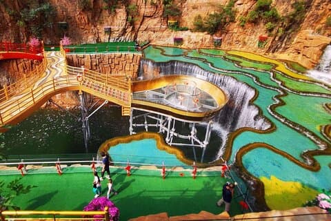 Privat Full-Day Shilinxia Glass Platform og Beijing 798 Art District Tour