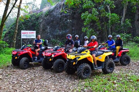 Excursão privada de quadriciclo de 1 hora em Gampaha