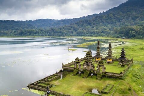 Full-Day Twin Lake Jungle Trekking en kanotocht op Bali