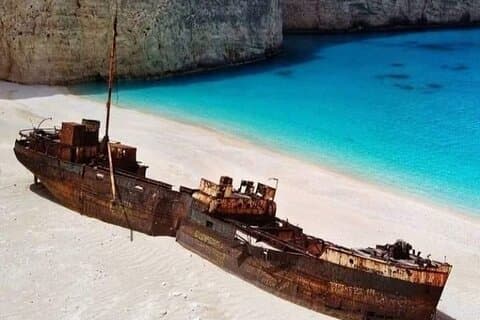 Grottes bleues de Zakynthos et baie de Navagio