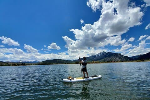 Passeio guiado de paddle board: ilhas desabitadas do Lago Dillon
