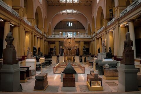 エジプト考古学博物館、城塞、カーン エル カリリ ツアーのオールインクルーシブ