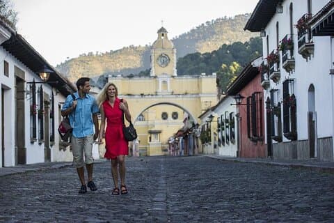 Lo mejor de Antigua para los cruceristas. Toma Quetzal.