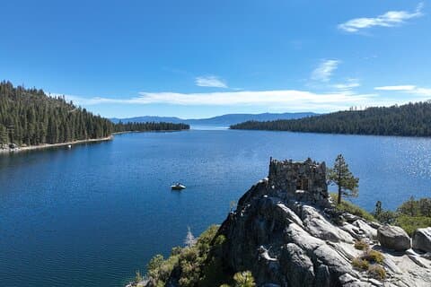 Tour en barco de 2 horas por la mañana Biscotti By Emerald Bay Tea House