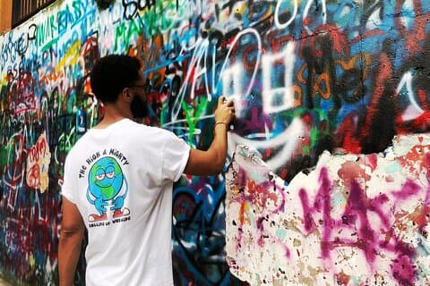 Grafites, história e sabores: uma viagem pela Comuna 13