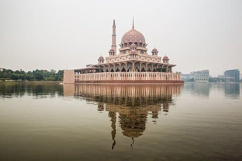Putrajaya bytur fra Kuala Lumpur