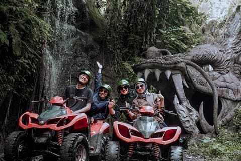 滝のある素晴らしいアドベンチャー ATV クワッドバイク、ランチ付き