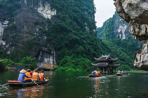 Bai Dinh Pagoda, Trang An båd og Mua Cave Limousine fra Hanoi