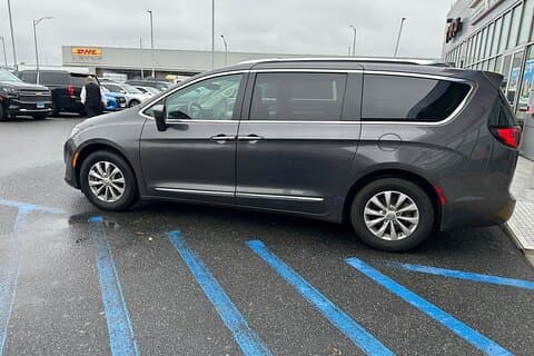 Private Transfer from Nanaimo Port to Victoria Airport (YYJ)