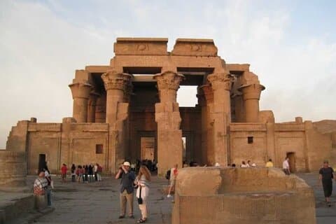 Begeleide tour naar Kom Ombo en Edfu-tempels vanuit Aswan