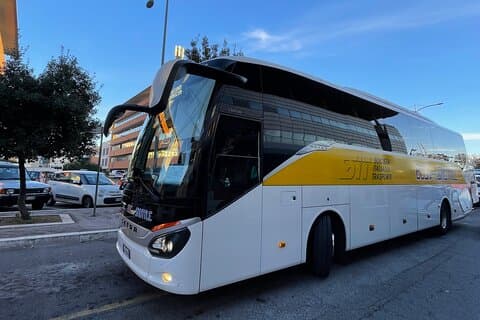 Gemeinsamer Shuttlebus vom Flughafen Fiumicino nach Rom Termini & Vatikan
