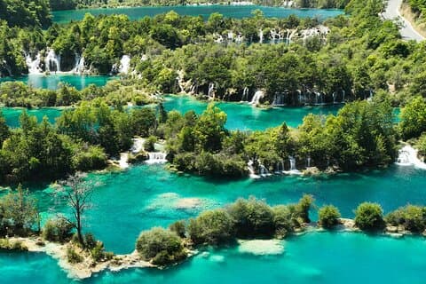 Viagem privada de um dia de Zagreb ao Parque dos Lagos Plitvice, motorista local