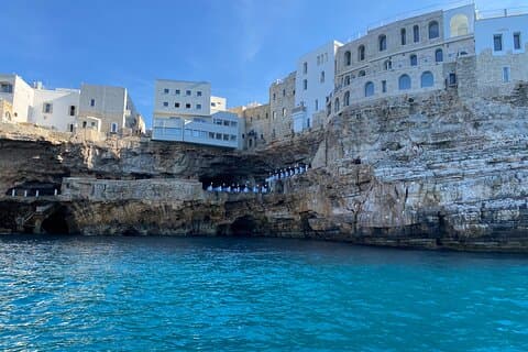 Bootsausflug nach Polignano a Mare zwischen Höhlen und Buchten