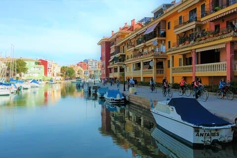 Tour in bicicletta autoguidato di Port Saplaya Little Venice