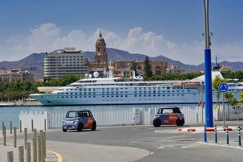 Tour Málaga by electric car: Discover the city in 2 hours