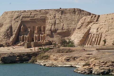 Abu Simbel, Obelisco y Presa Alta: Egipto a través de los siglos