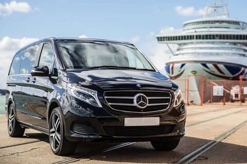 Athens flyplass privat transport til Piraeus havn/hoteller