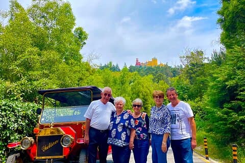 Tour privato al Palazzo Pena in auto elettrica d'epoca