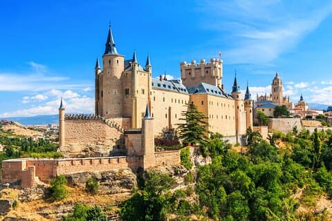 Segovia with Alcazar Guided Tour by High-Speed Train from Madrid