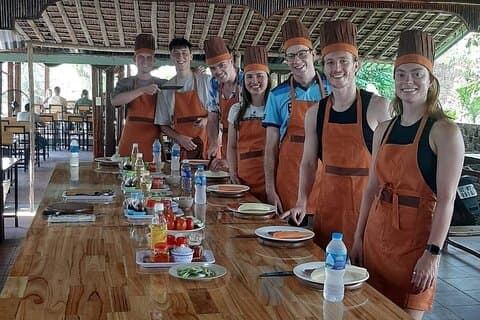 Hoi An Eco Cooking Class (marché local, bateau panier, cuisine)