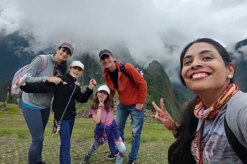 Experiencia Privada Visita con Guia a Machu Picchu para familias