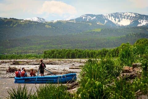 Grand Teton Views 7-Mile Snake River Scenic Float i Jackson