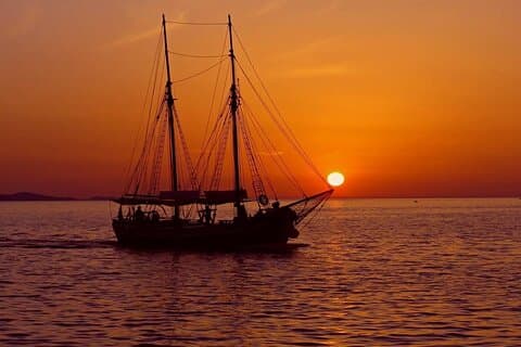 Alanya Sunset Cruise Tour med middag, sodavand og overførsel