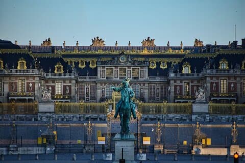 Tour guidato di Parigi Versailles con giardini e accesso al Trianon