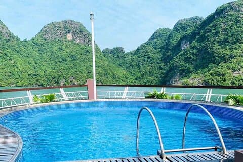 2-Day Cruise Exploration in Halong Bay and Lan Ha Bay from Hanoi