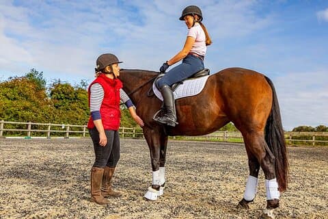 Fethiye Paardrijden - Professionele instructeur en vriendelijke paarden