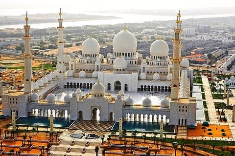 Abu Dhabi City Tour and Qasr AL Watan