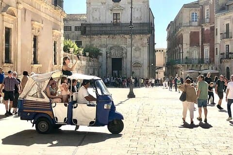 Visite en Ape-TUK TUK d'Ortigia, Syracuse, Neapolis et du marché (4 heures)