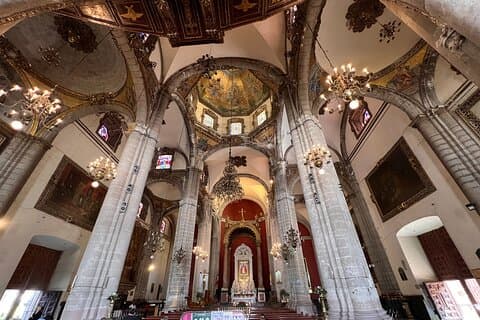 Visite complète du village de la Vierge de Guadalupe en visite privée