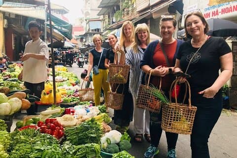Kookcursus Hanoi met lokale markt en gids (3,5 uur)