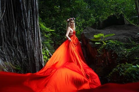 Sesión de fotos de vestido de vuelo privado con una vista