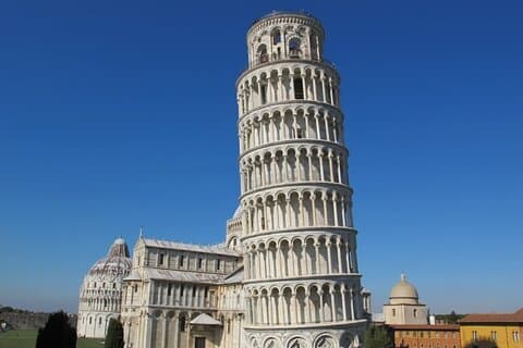 Pisa, Lucca & Winery Private Tour from Livorno port